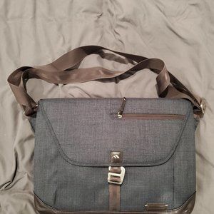 BrentHaven Laptop Messenger Bag